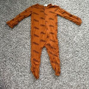 Kate Quinn Motor Cycle Modal Sleeper Size 6-9M